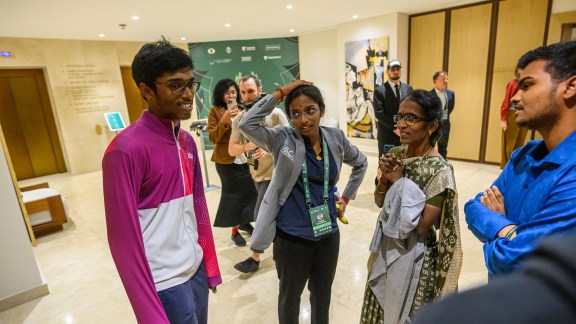 (from left to right) R Praggnanandhaa, Vaishali, their mother Nagalakshmi and 19-year-old Grandmaster Prandesh after Candidates final. (Michal Walusza/FIDE Photo)