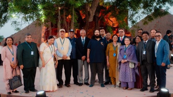 The foundation ceremony, conducted in accordance with Hindu traditions, brought together representatives from academia, science, conservation, and public life, including Anant Ambani’s teachers and mentors.