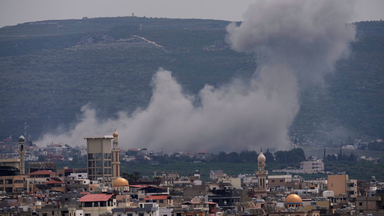 Iran Strikes US-Linked Targets After American Airstrikes on Its Coast