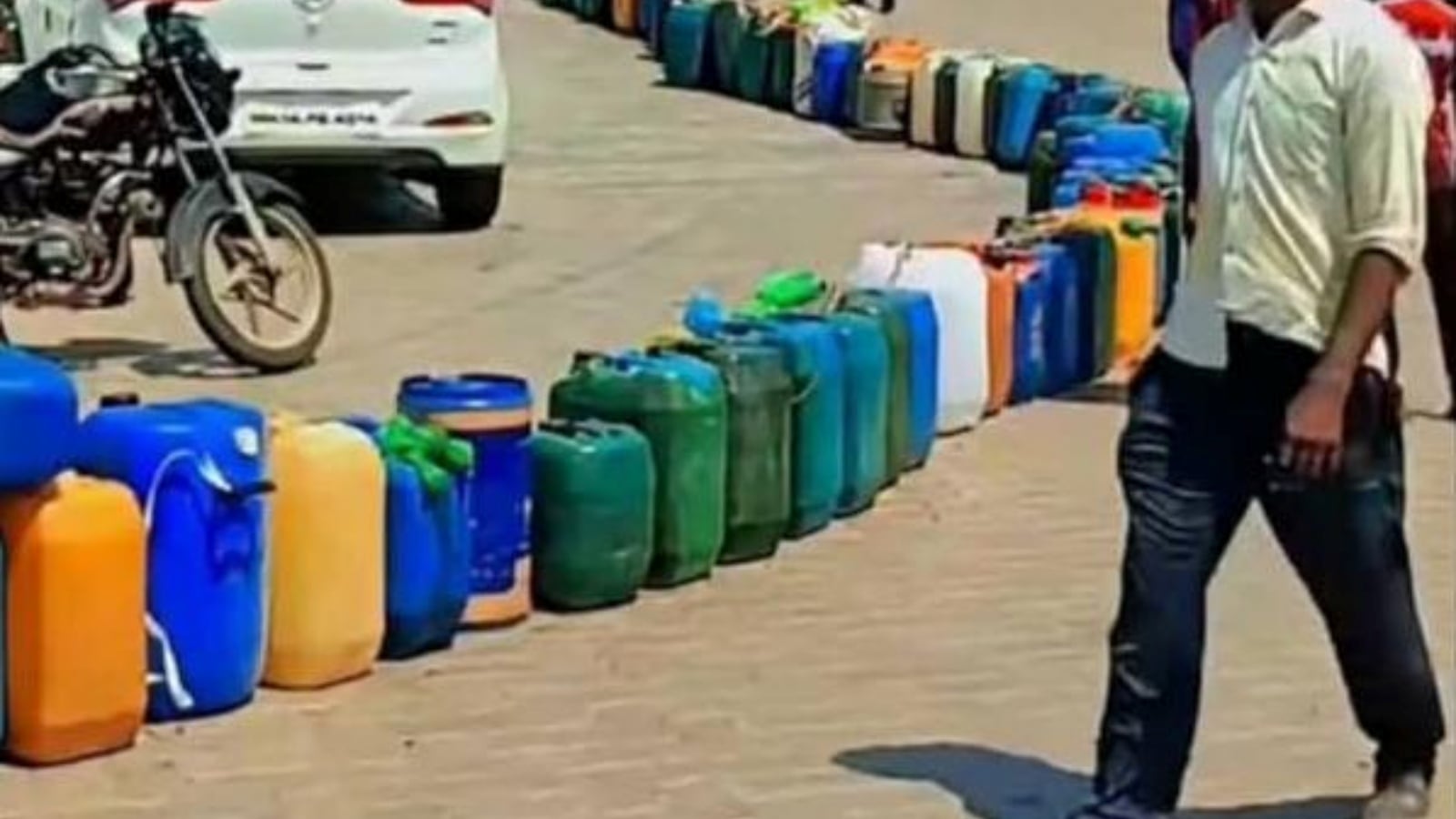 Maharashtra: Fuel supply delay hits rural areas, CM says state has enough stock