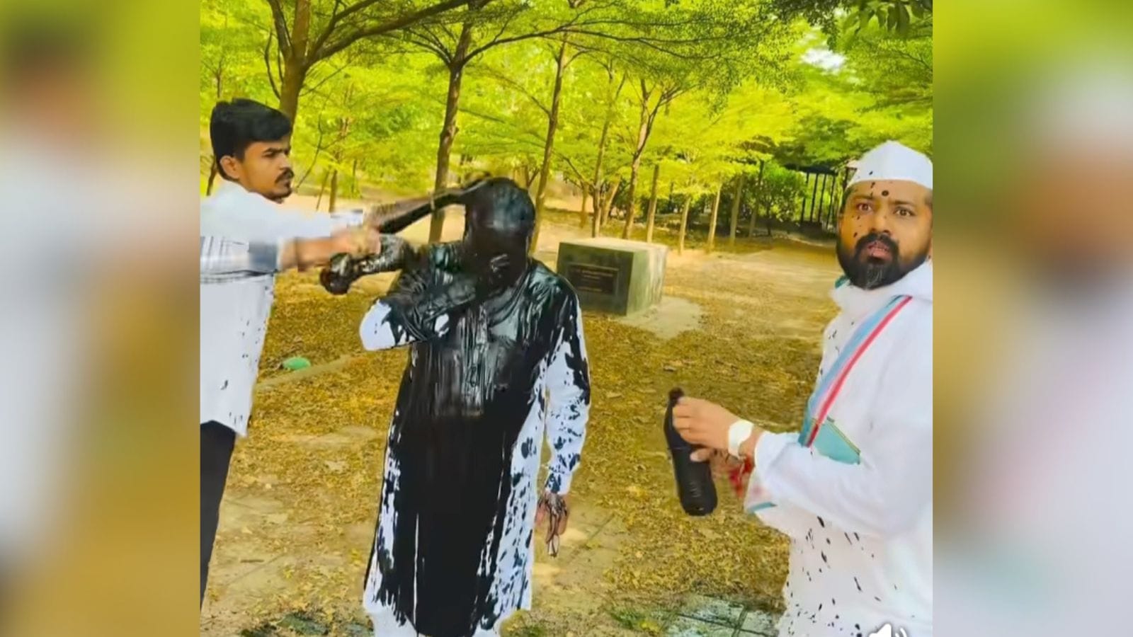 Right-wing preacher Sangram Bhandare, aides fling ink at NCP(SP) leader Vikas Lawande over Warkari remarks