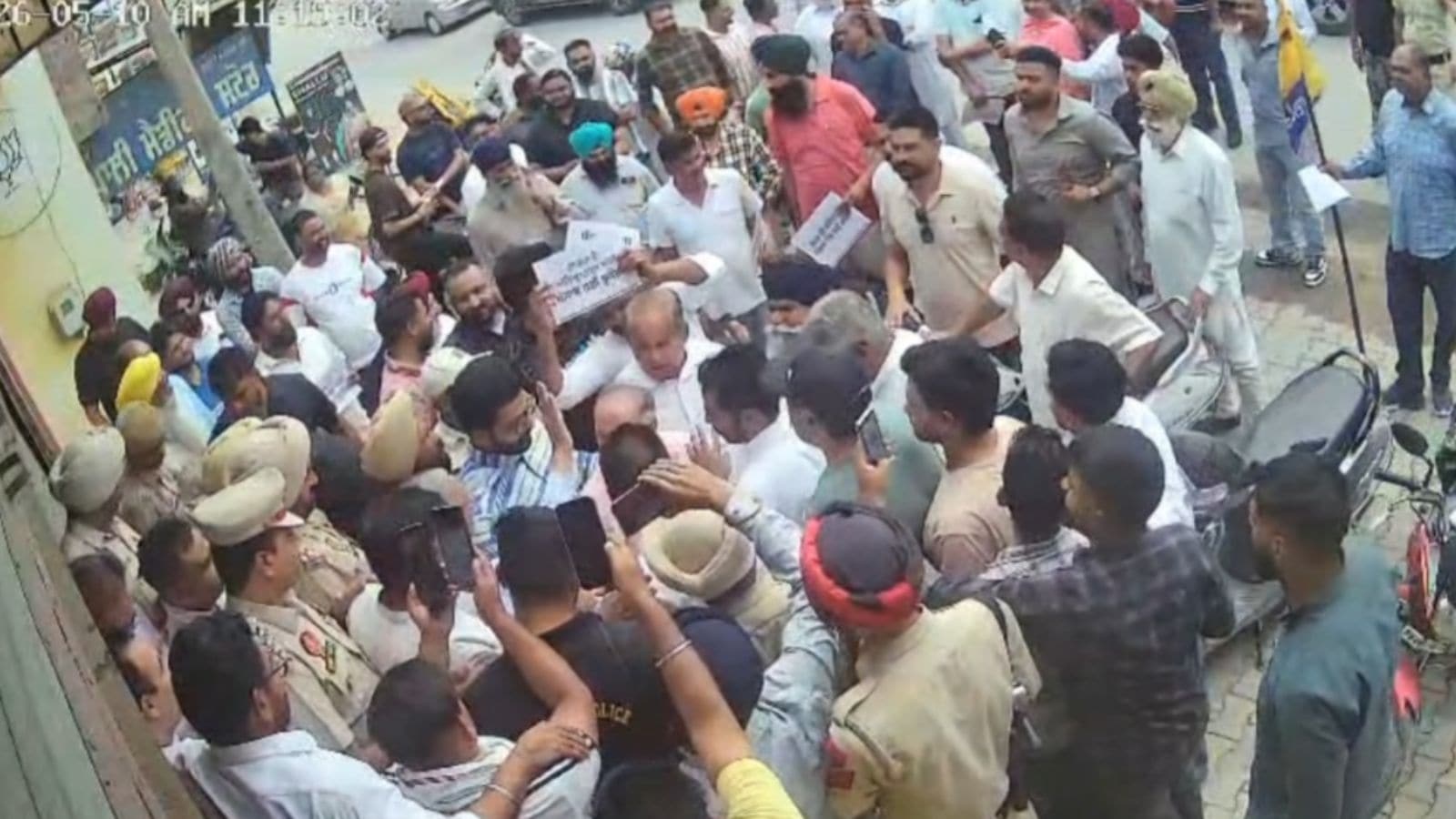 ‘Don’t turn Punjab into Bengal’: Sunil Jakhar warns Kejriwal as AAP, BJP workers clash over minister Sanjeev Arora’s arrest
