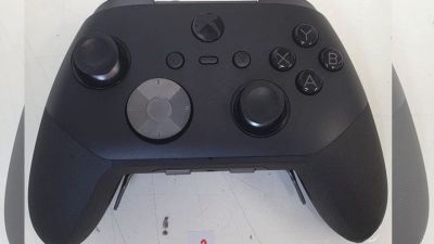 One of the biggest visible changes is the addition of two new scroll wheel-style controls positioned near the bottom of the controller. (Image: X/KoreanXboxnews)