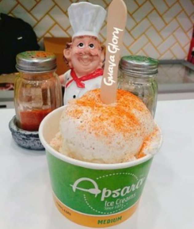 Guava Ice Cream — Apsara Ice Creams 🍈 Founded in 1971, Apsara Ice Creams became famous for experimenting with Indian-style flavours. Its guava ice cream stands out because it tastes like the street-style fruit snack Indians already love: Sweet guava + spicy masala twist. Very desi. Very Gen Z-approved.