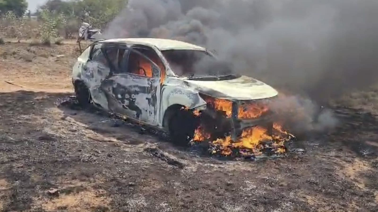 Woman found charred in car near Bengaluru, ‘friend’ suspected of murder dies by suicide
