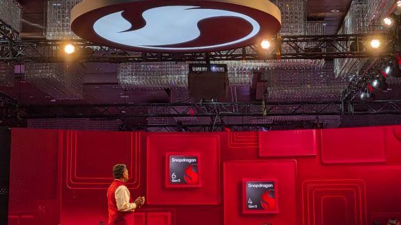 Qualcomm has expanded its smartphone chip lineup with two new processors aimed at improving everyday mobile experiences, from gaming and photography to battery efficiency and connectivity. (Image: Express Image)