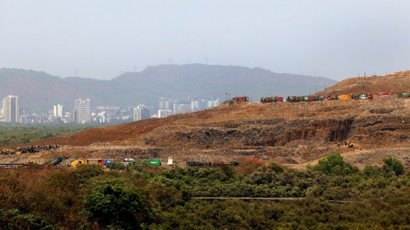 Mumbai landfill, Mumbai landfill Kanjurmarg, Kanjurmarg, Mumbai garbage dump, Mumbai garbage mountain, Kanjurmarg, Mumbai garbage dump Kanjurmarg, Mumbai garbage mountain Kanjurmarg, Mumbai landfill, Mumbai news, Maharashtra news, Indian express, current affairs