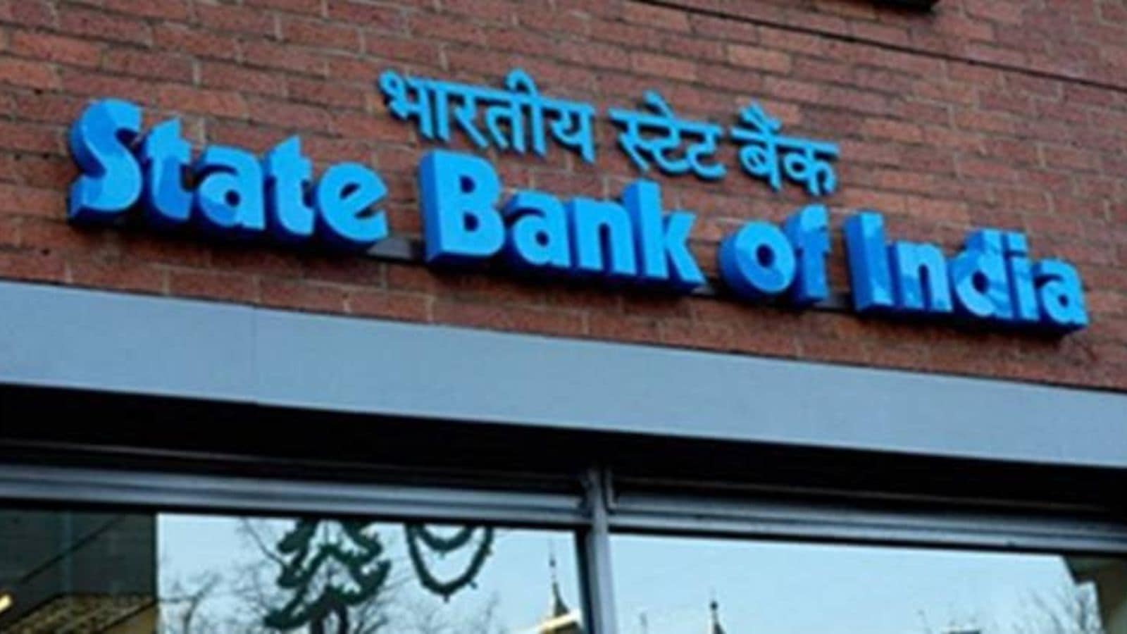 Bike from Telangana, fake Aadhaar card from MP: Gangster in Bihar jail plotted robbery at SBI branch eyeing gold in vault, say Surat police