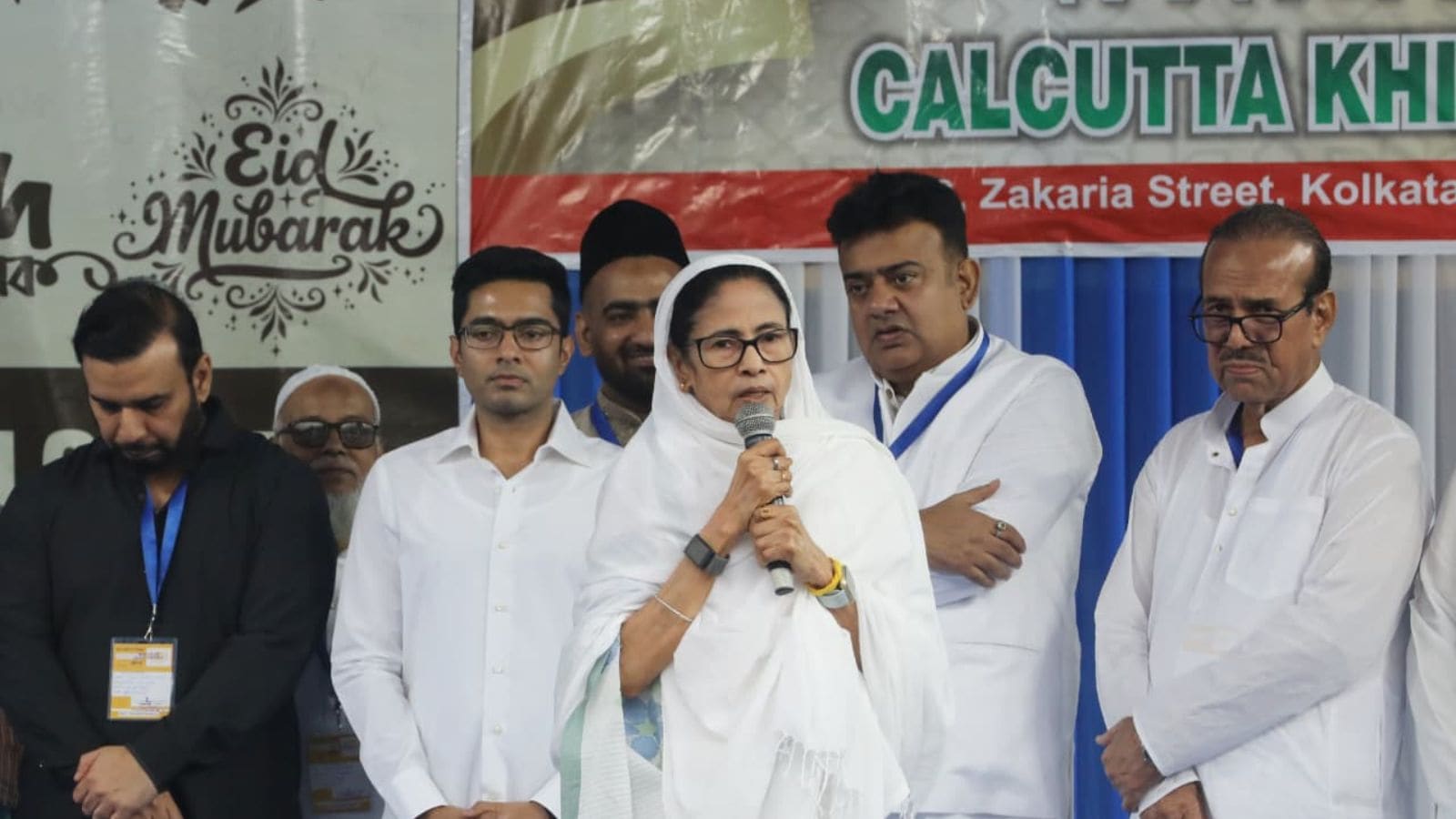 Don’t leave counting centres till process over: Mamata, Abhishek brief TMC agents