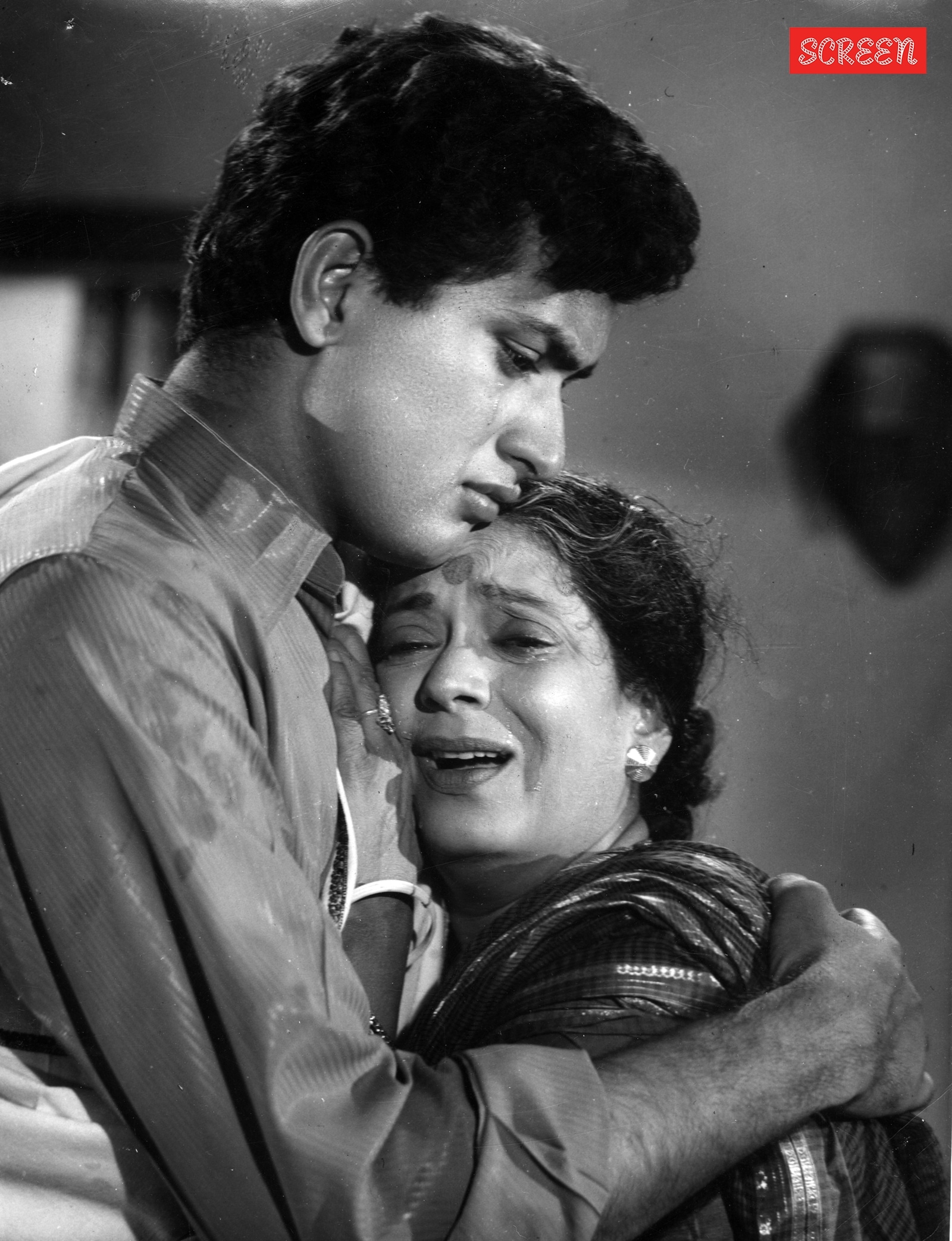 Manoj Kumar and Leela Chitnis in Kanch Ki Gudiya