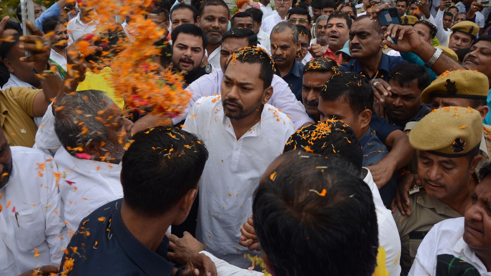 Before he set out, Nishant sought the blessings of his father at his new residence, 7, Circular Road.