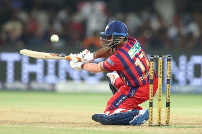 Rishabh Pant's bottom hand — left, for Pant — works against the flow of his top hand, crippling his white-ball game. (CREIMAS)