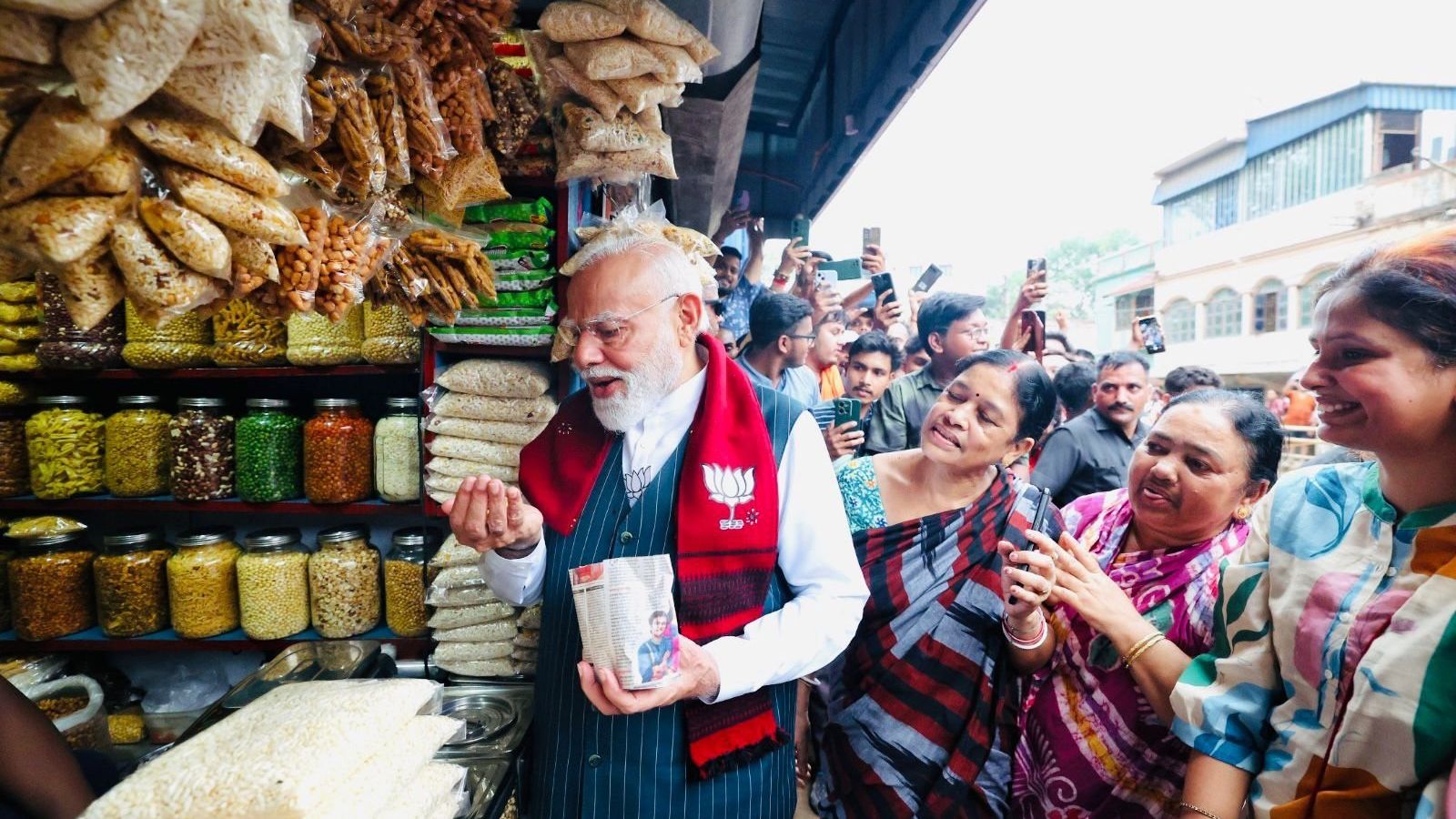 Bengal jhalmuri seller gets death threats, Narendra Modi, Jhargram police, Bengal man who sold jhalmuri to Modi gets death threats, Bengal man who sold jhalmuri to PM Modi gets death threats, Bikram Kumar Sahu, Indian express news, current affairs
