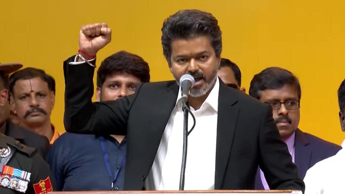 Tamil नाडु के मुख्यमंत्री विजय ने मंत्रालयों का आवंटन किया। पूरी सूची देखें। 2 Tamil Nadu Vijay Oath Ceremony Live Updates: Tamil Nadu CM TVK Vijay Swearing-in Ceremony Time, Cabinet Ministers Full List and Portfolios Check Here
