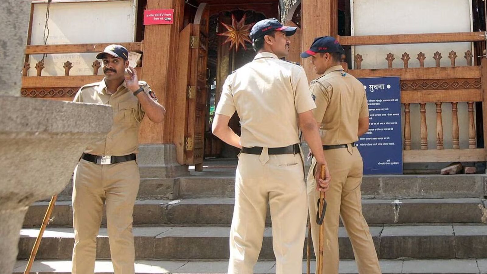 Six booked for CO2 gas leak killing 2 workers in Pune | Pune News
