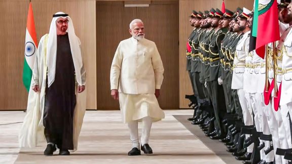 Prime Minister Narendra Modi with UAE President Sheikh Mohamed bin Zayed Al Nahyan during a ceremonial reception, in Abu Dhabi. (@NarendraModiYT via PTI Photo)