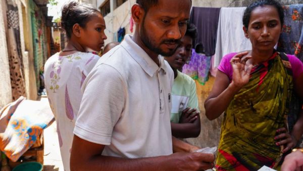 Relatives of Datta Suryavanshi, a victim of hooch tragedy in Hadapsar on Friday. Express photographs by Arul Horizon. 29/05/2026, Pune