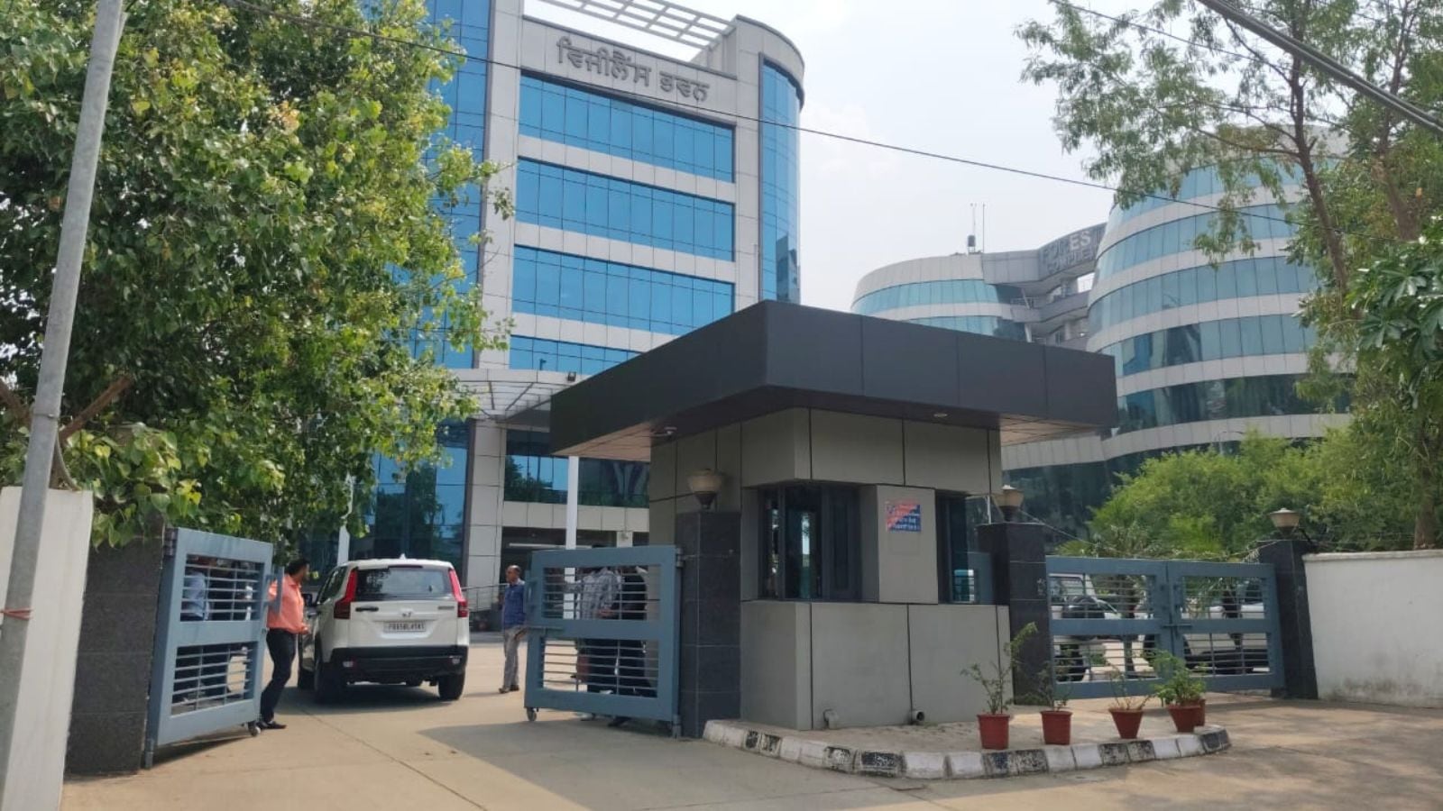 Punjab bureaucracy under fire: CBI raids, political threats, and IAS exodus