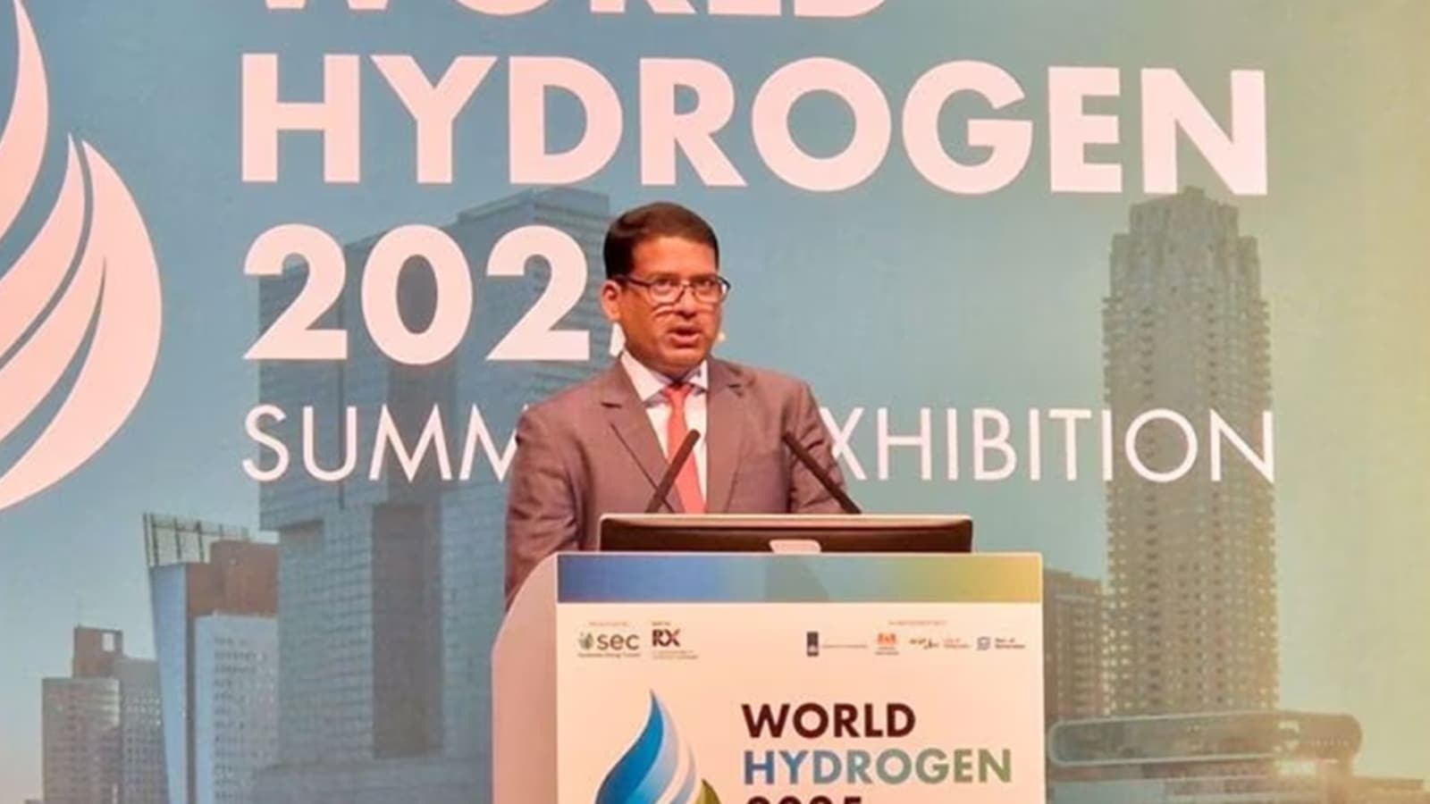 indianexpress.com - Pratyush Deep - Renewable energy curtailment critical issue: MNRE Secy