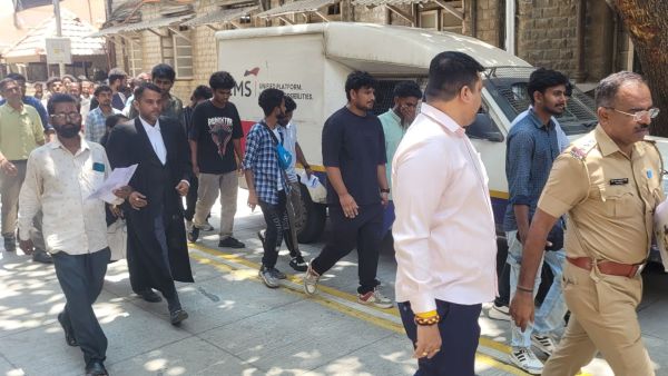 Bombay High Court stranded seafarers