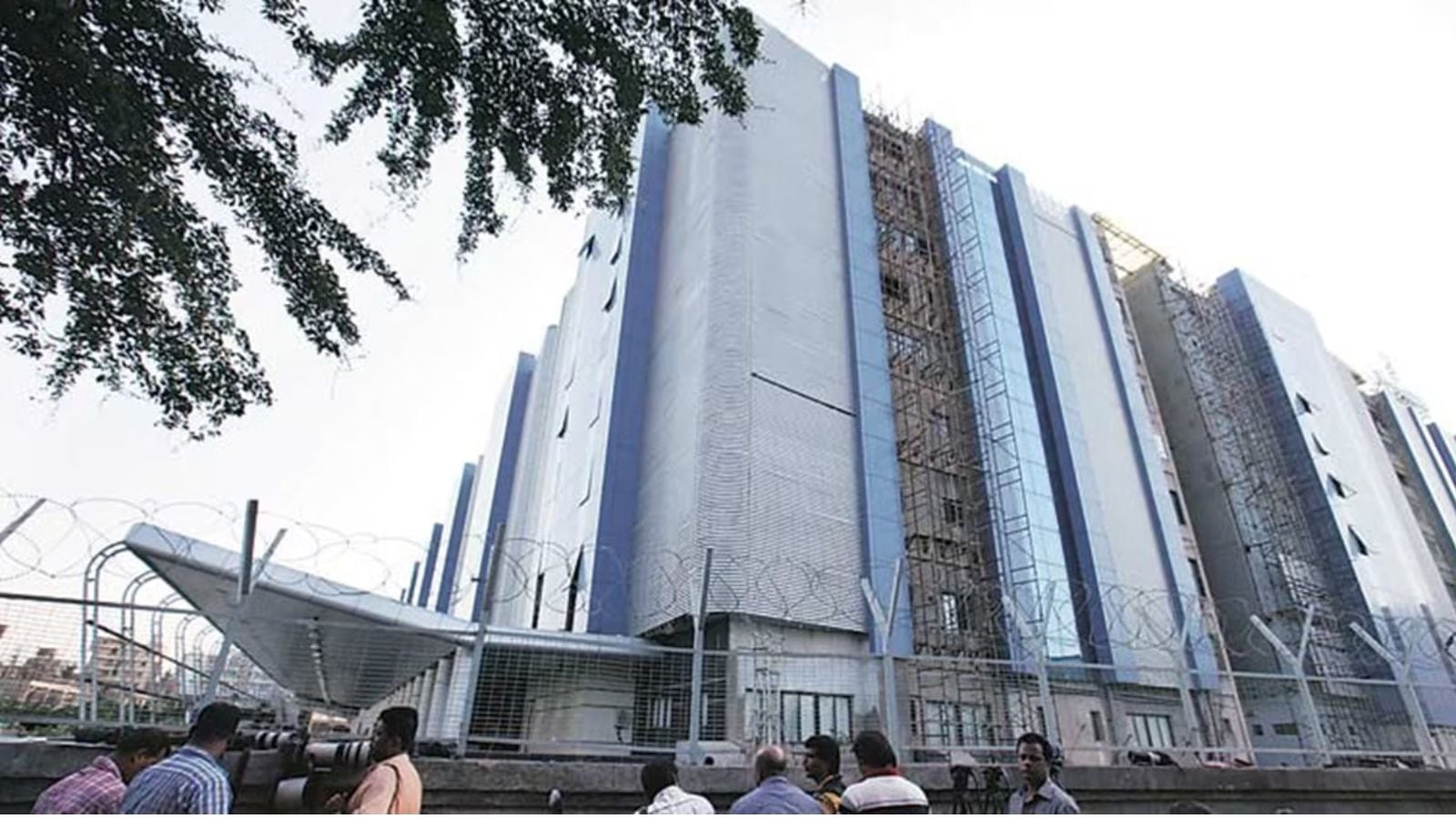 Opposition condemns BMC’s private takeover plan for Seven Hills hospital