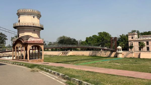 Sheesh Mahal suspension bridge