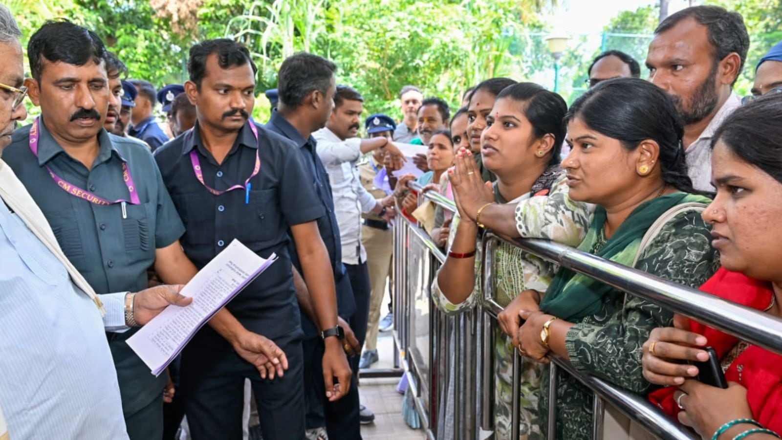 In last act as Karnataka caretaker CM, Siddaramaiah hears public grievances at home