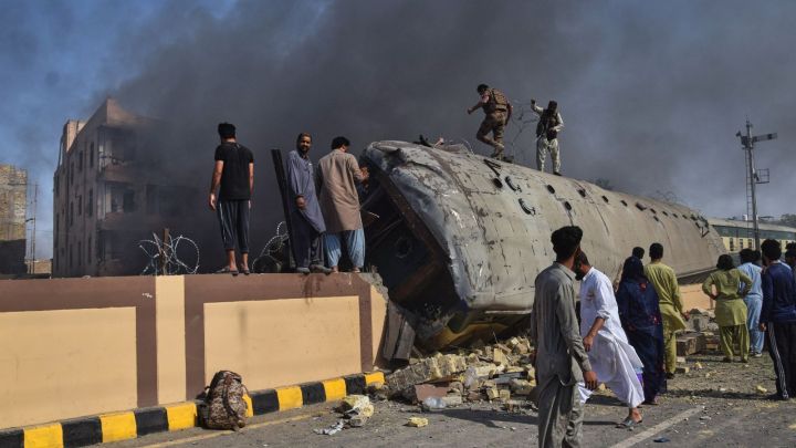 24 killed in blast near railway track in Pakistan’s Quetta; BLA claims attack, say reports 2 Pakistan Train Bombing