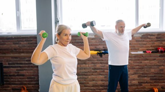 A meta-analysis finds whey protein combined with resistance training improves muscle mass and strength in older adults, highlighting the role of protein intake in slowing age-related muscle loss.