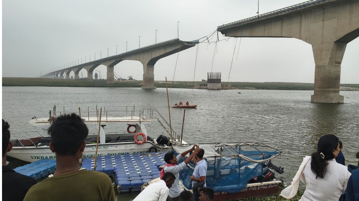 Bihar's Vikramshila Bridge splits in 2 after midnight collapse over the  Ganga