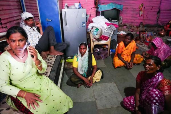 Relatives of Arun Dadar, a victim of hooch tragedy in Hadapsar on Friday. Express photographs by Arul Horizon. 29/05/2026, Pune