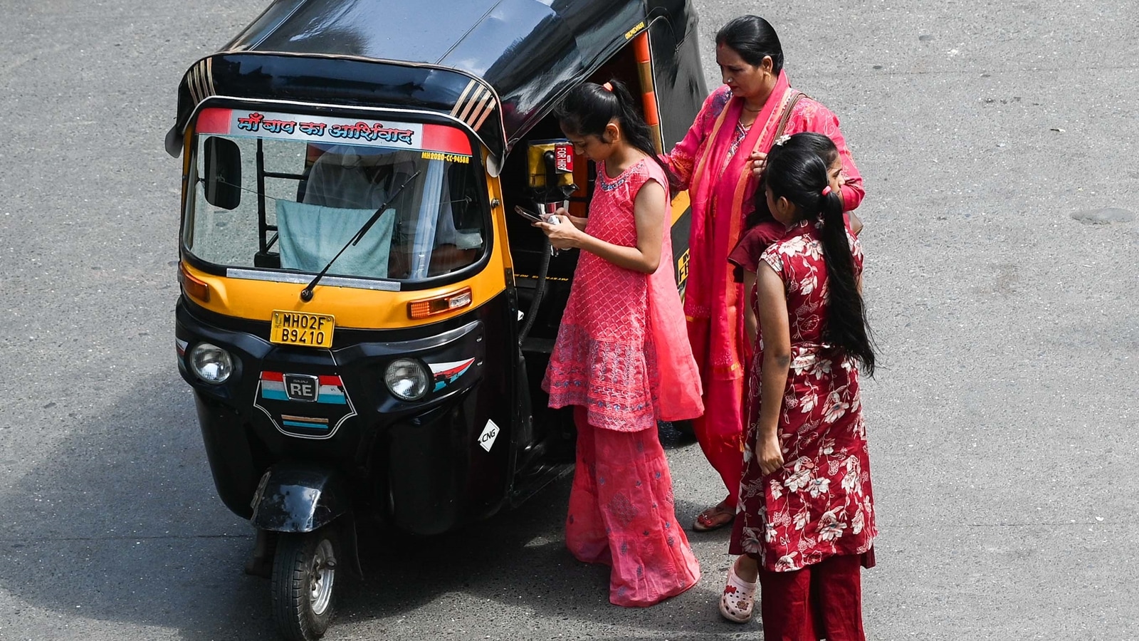 'Language doesn't matter.. Passengers only convey location & negotiate fares': How Mumbai views Marathi mandate