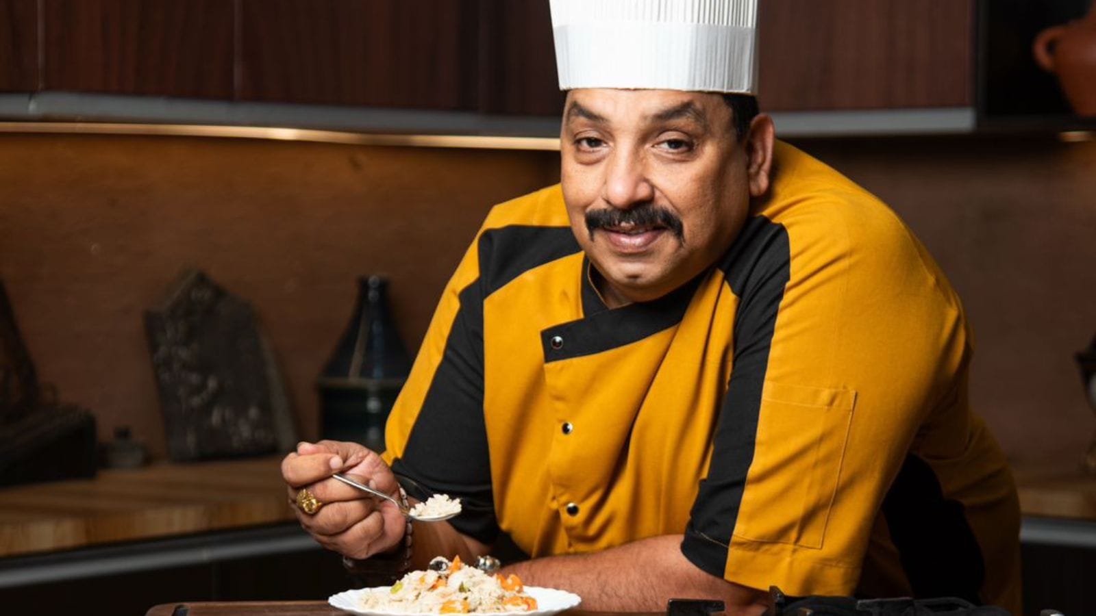 ‘We are going to attempt a World Record’: Chef to cook 5,000 kg of Tarri-Poha, giant pancake and bhurji of 100,000 eggs