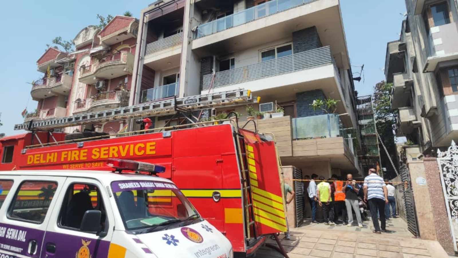 Family of 5, including an infant, among 9 killed in Vivek Vihar building fire in Delhi