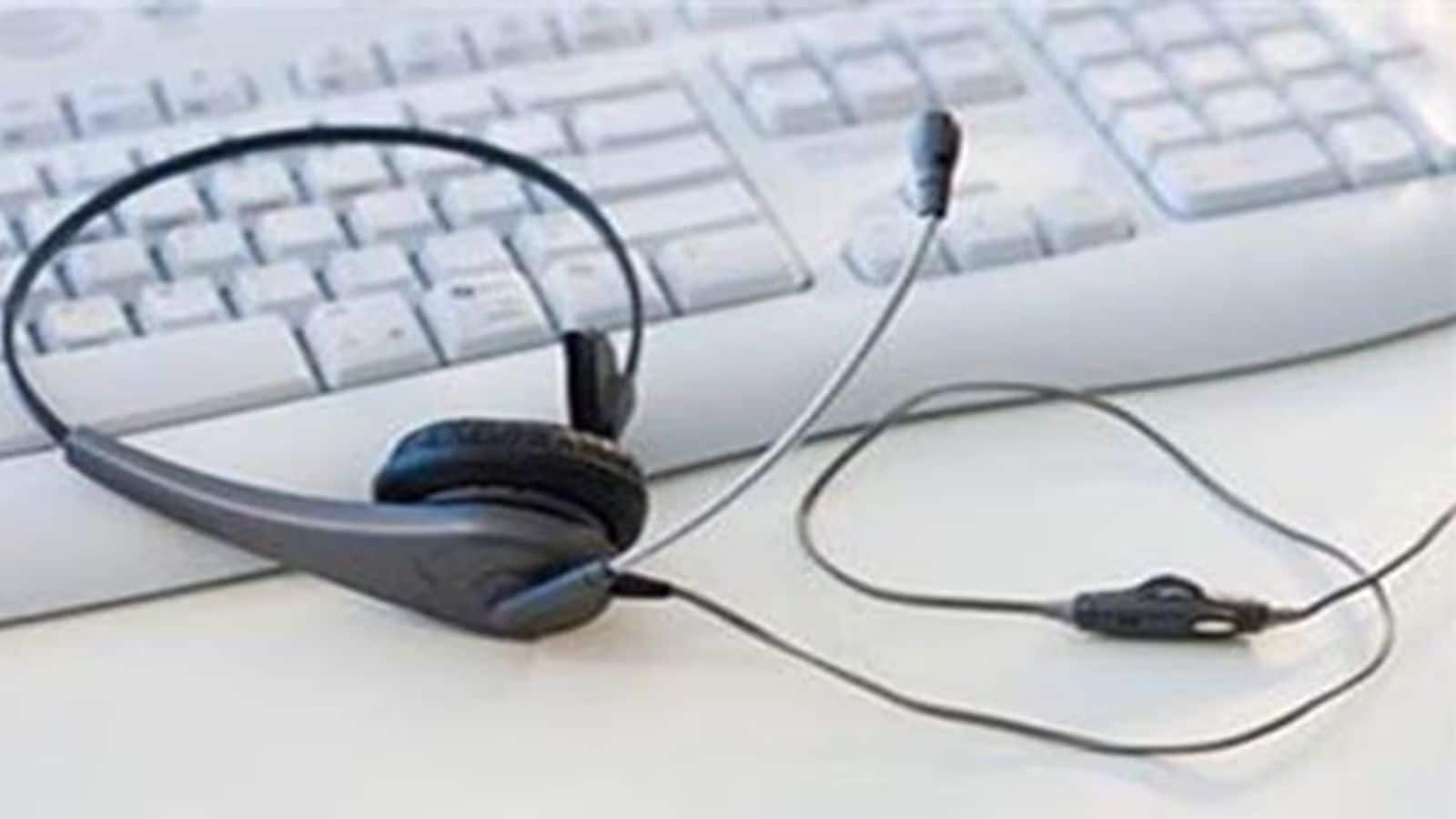 Fake call centre racket duping people on pretext of insurance policy busted, seven arrested