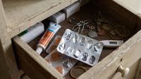 gastro case 58-year-old took ibuprofen 3 times a day for knee pain on his own: He had stomach bleeding, kidney damage
