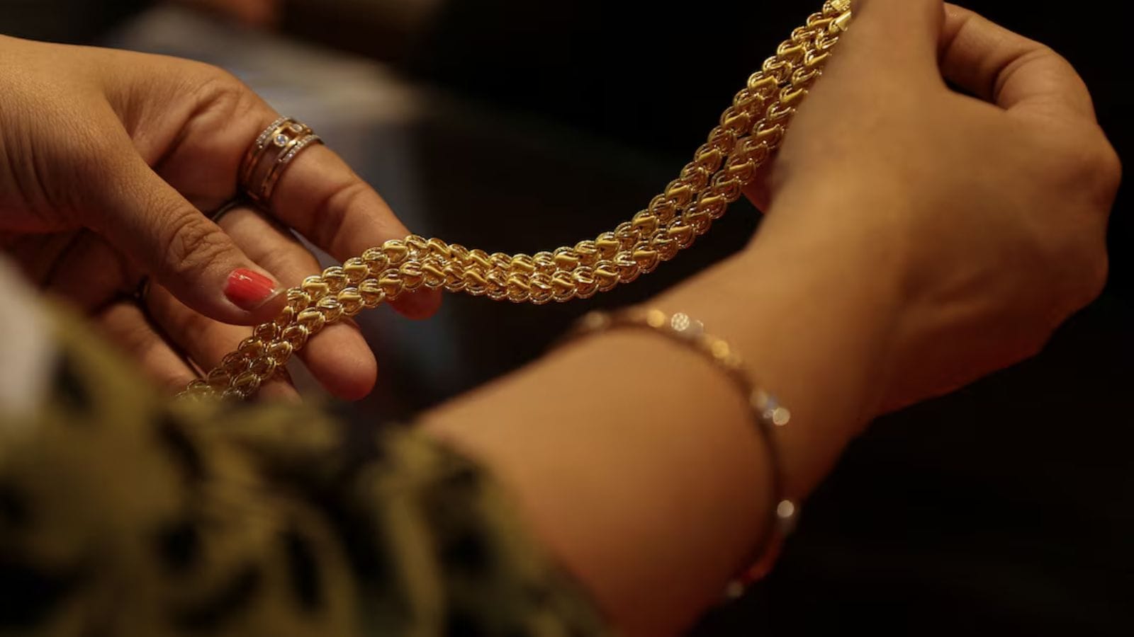 April gold imports surge 82%, no more steps planned to curb imports