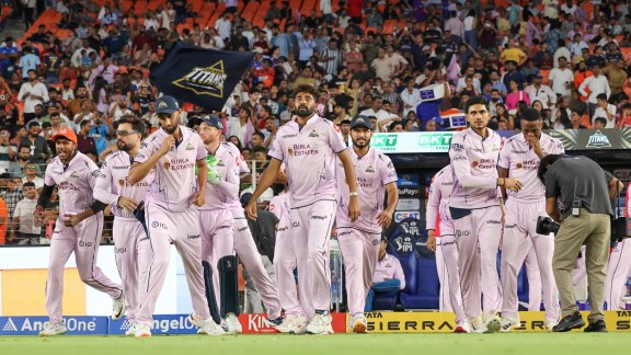 GT pacers produced an outstanding combined display of pace bowling to bundle SRH out for 86 runs and claim an 82-run win. (BCCI/Creimas Photo)