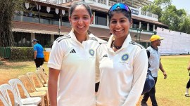 Nandni Sharma with Indian cricket team captain Harmanpreet Kaur. (Photo: Nandni Sharma/Instagram)