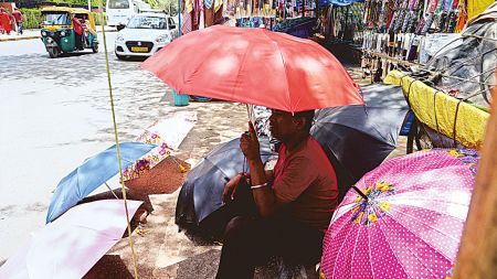 Heatwave crisis, Heatwave crisis needs a vision, Heat Action Plans (HAPs), Heatwave, Climate change, global warming, climate policy framework, editorial, Indian express, opinion news, current affairs