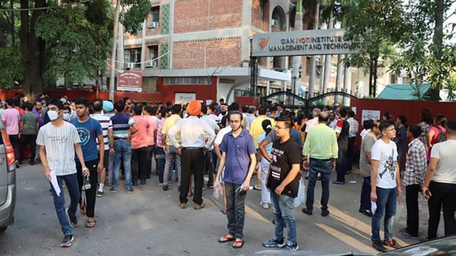 JEE Advanced 2026 Exam on May 17: Check exam day guidelines, reporting time, items to carry