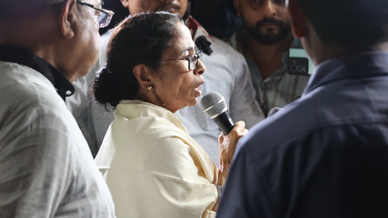 ‘You should be ashamed’: Mamata’s heated hospital exchange hours after Abhishek Banerjee faces stone pelting