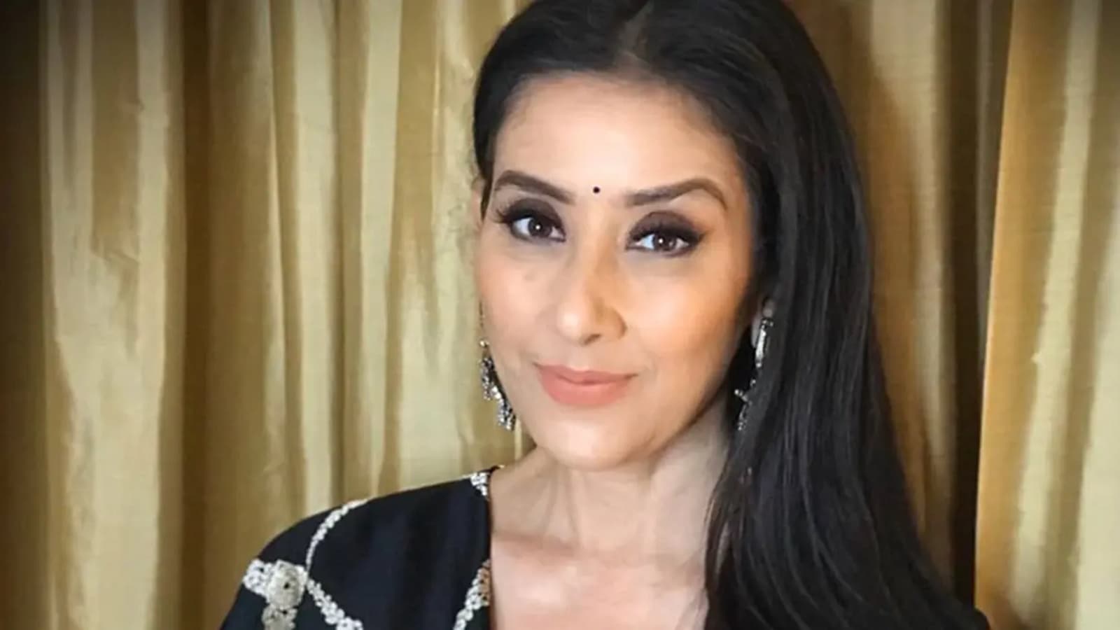 Manisha Koirala shares a glimpse of her latest gym workout: ‘One more set’