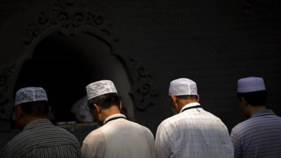 police stop namaz on road, Kolkata police stop namaz on road, police stop namaz on Kolkata road, Suvendu Adhikari, communal disharmony, communal incidents, Kolkata news, WEst Bengal news, Indian express, current affairs