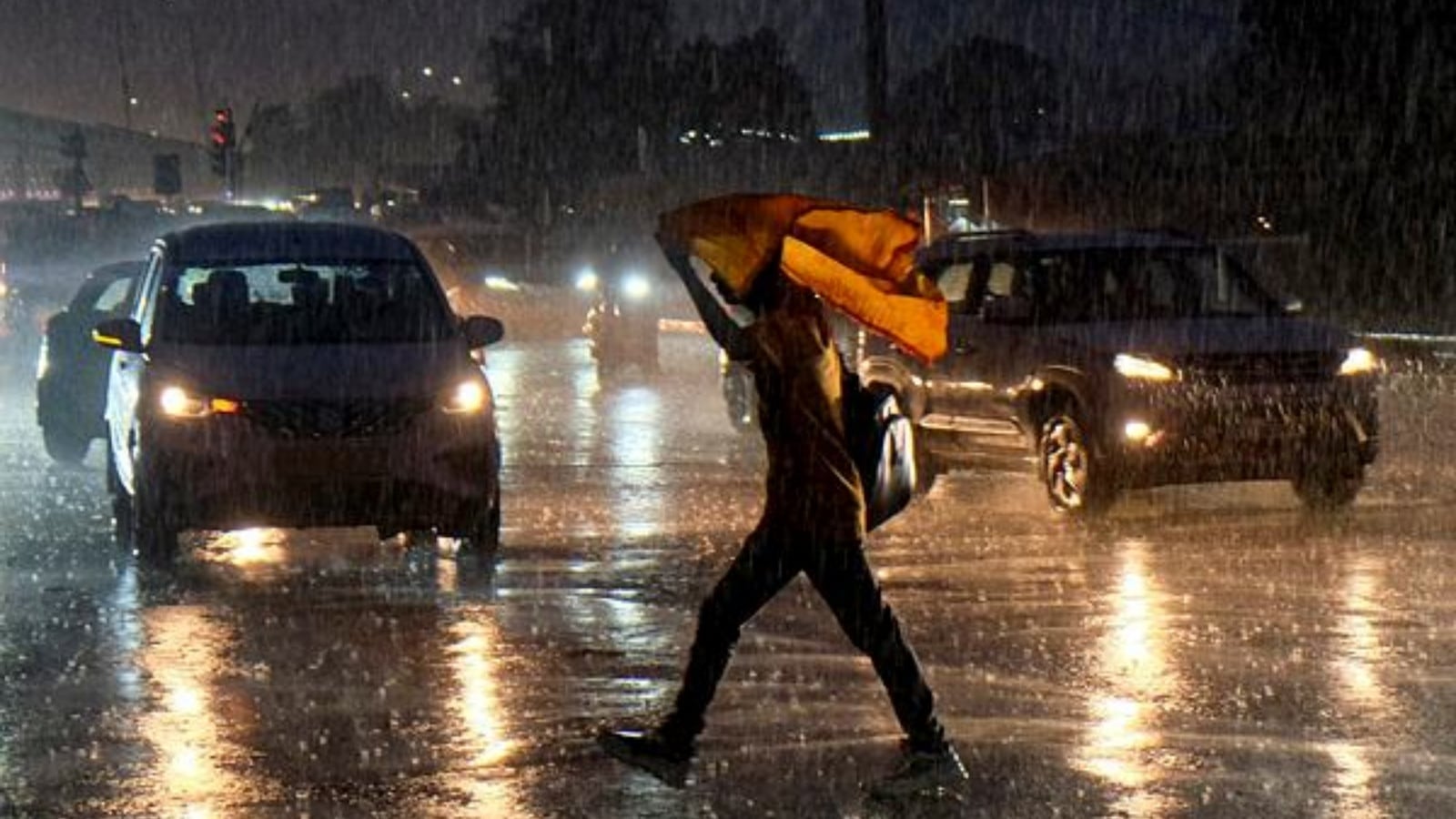 Temperature drop by 10°C, winds gusting up to 98 kmph: Delhi hit by rain, thunderstorm after a hot day