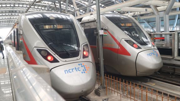 The 82-km Delhi-Ghaziabad-Meerut Namo Bharat RRTS corridor became fully operational in 2026, offering high-speed connectivity (less than an hour) between Sarai Kale Khan in Delhi and Modipuram in Meerut.
