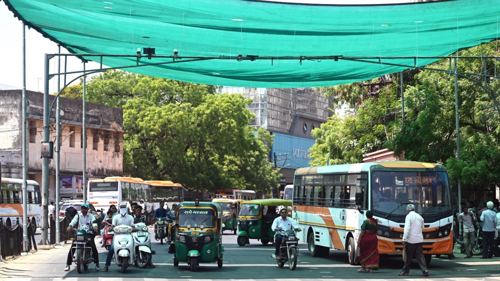 Heat wave conditions likely to stay for a week: Met