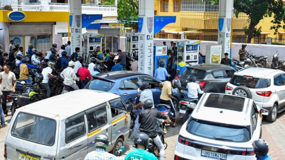 The Rs 3-per-litre hike in petrol and diesel prices implemented Friday on provided some relief to OMCs. (ANI Photo)