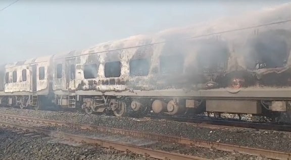 Rajdhani Express fire: High-level HAG committee formed for detailed probe (Image: WCR)