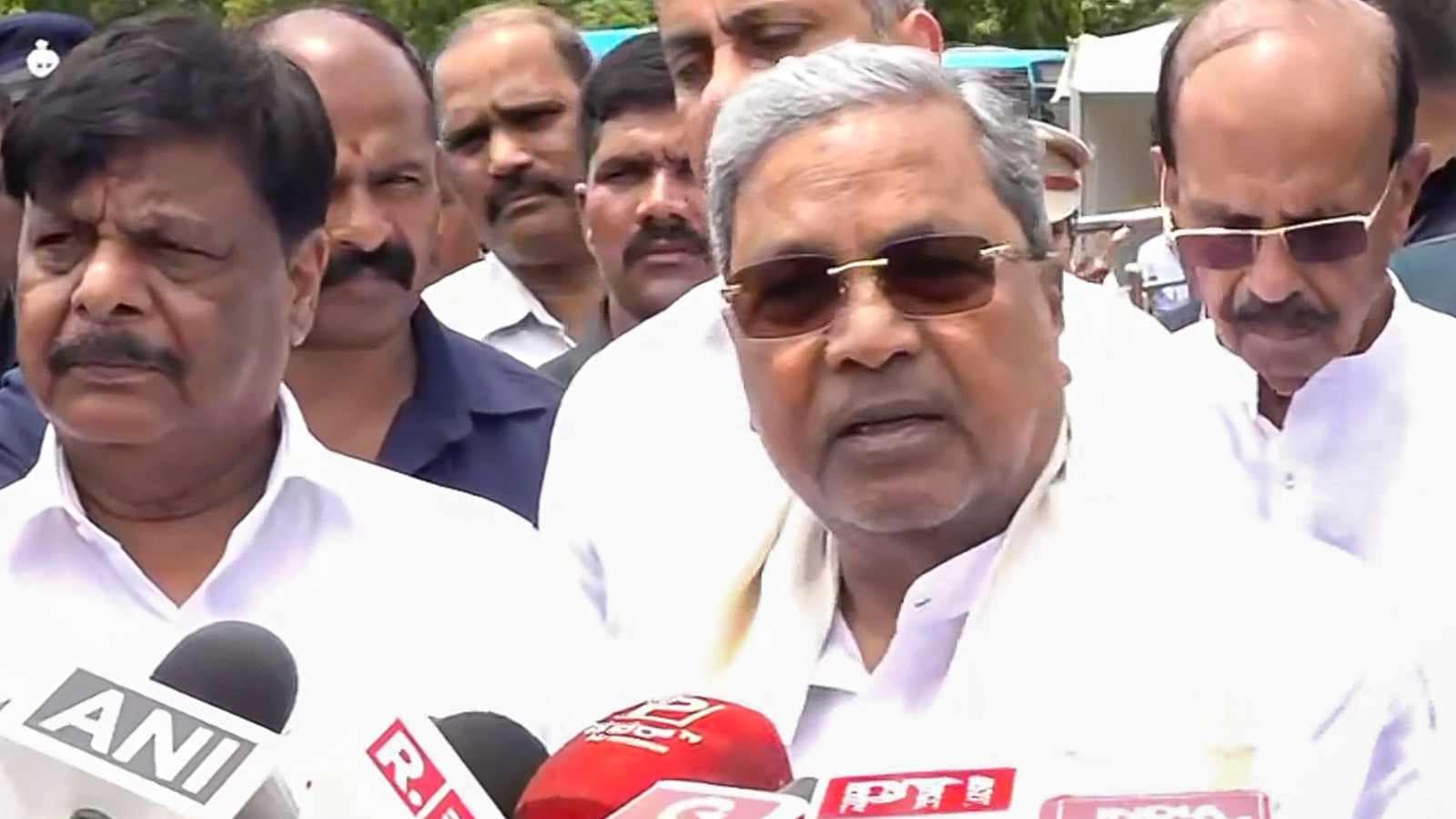 Karnataka CM News Live Updates: Siddaramaiah holds breakfast meeting with state Cabinet, likely to announce his resignation